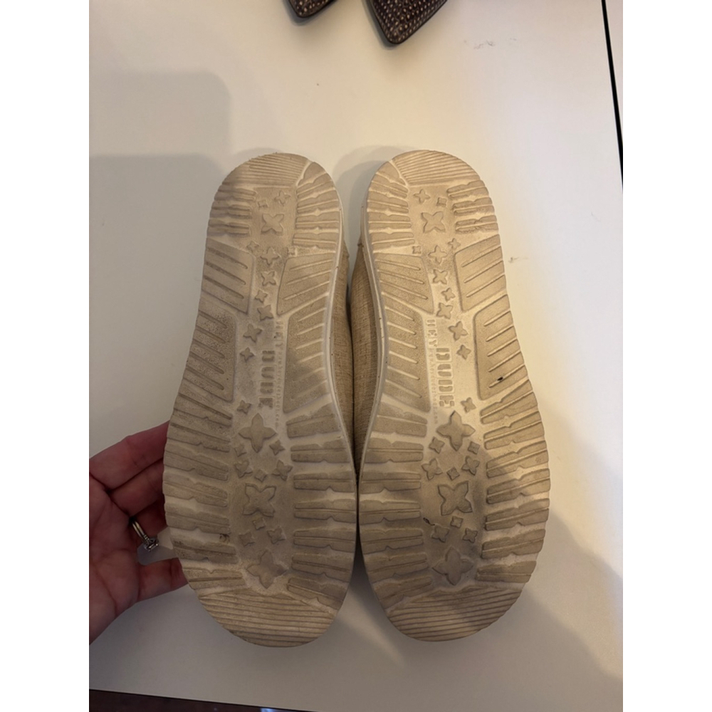 Hey Dudes Women Casual SHoes EUC - Size 9 US - Picture 4 of 5